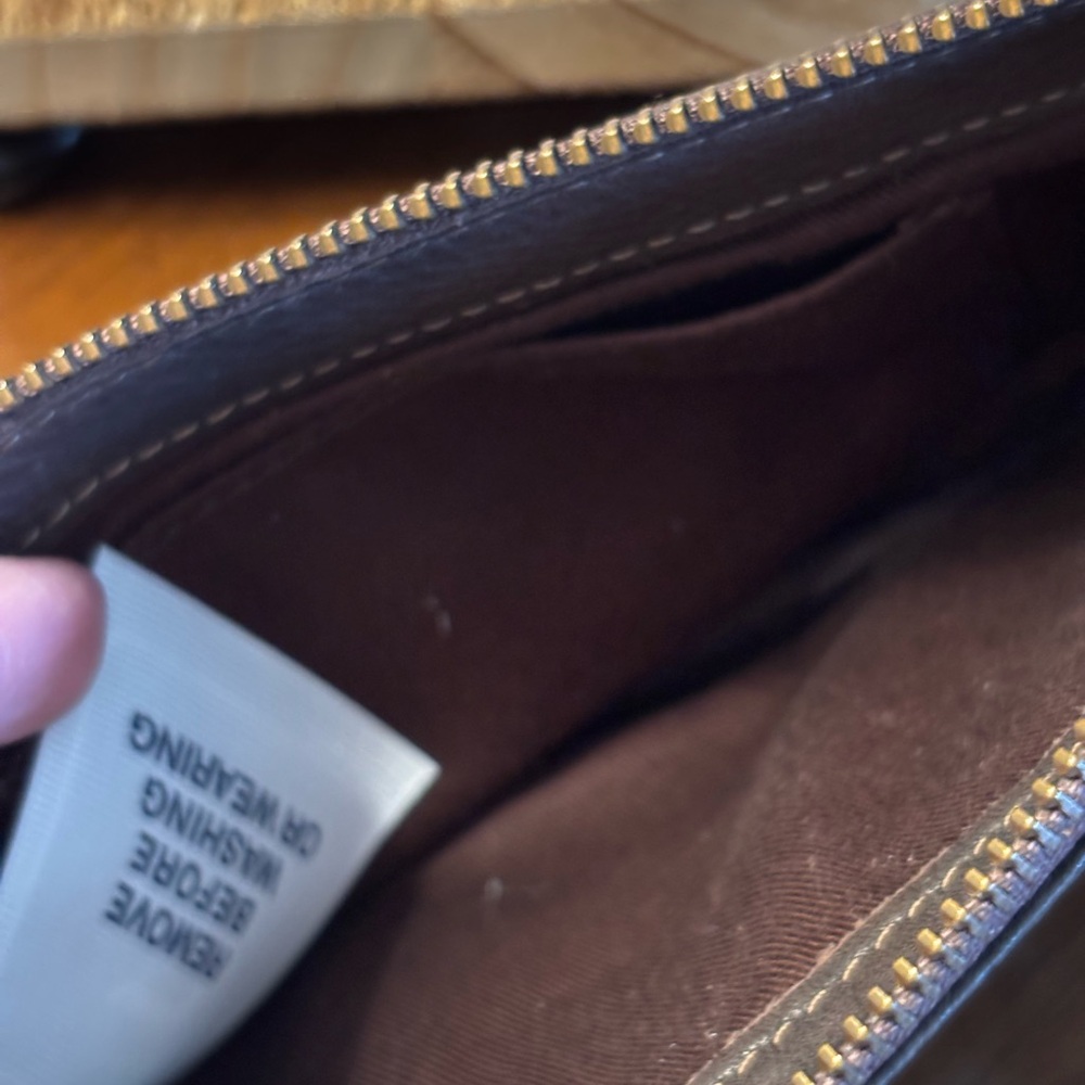 Vintage Gap Brown Leather Wallet Clutch bag! EUC! Smoke free Home - Picture 6 of 7
